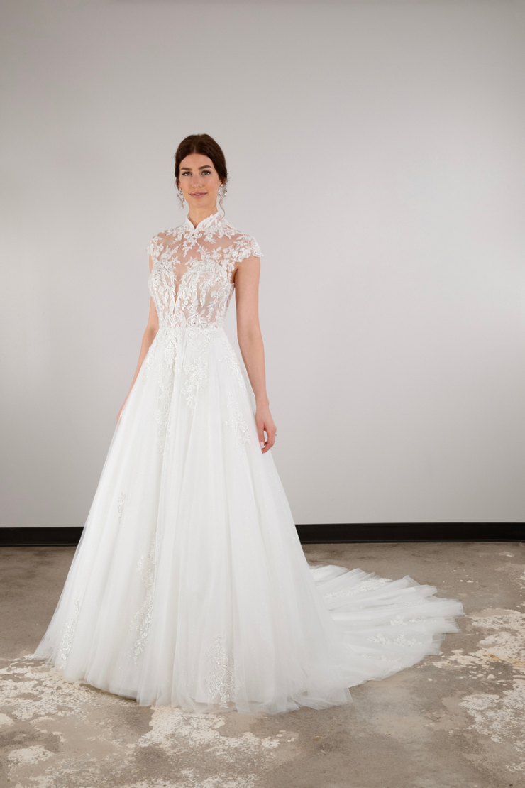 From Australia with Love: Discover the Latest Essense of Australia Gowns Image