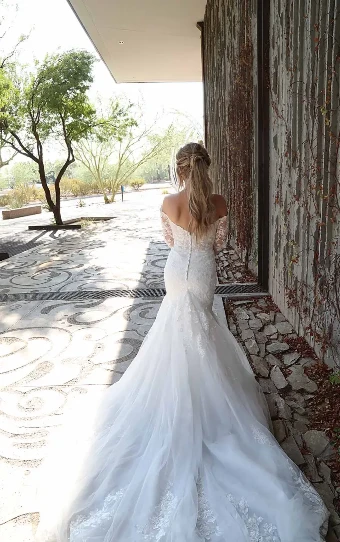 Essense of Australia Kathleen+ (SENT TO MARRY GO ROUND 12/1/23) #2 Ivory (gown with Natural Illusion) thumbnail