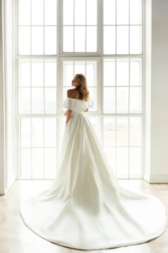 Eva Lendel Jess (GOWN ONLY) #1 Ivory thumbnail