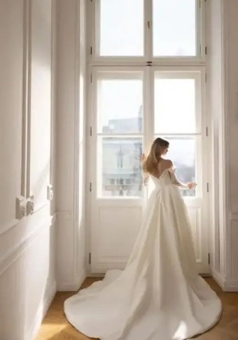 Eva Lendel Scandi (GOWN ONLY) #2 default Ivory/Nude thumbnail