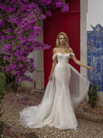 Eva Lendel Lira GOWN ONLY #0 default Original thumbnail