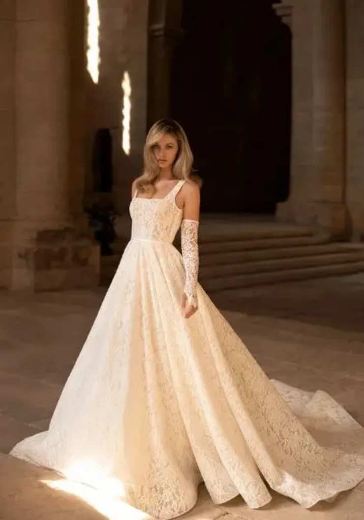 Eva Lendel Lucrecia (GOWN ONLY) Default Image