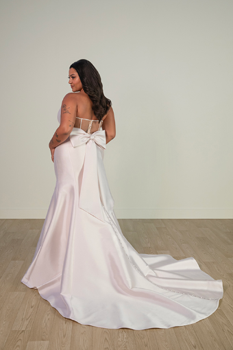 Stella York Shania #4 default (PI-PL) Pure Ivory Gown w Porcelain Tulle Illusion thumbnail