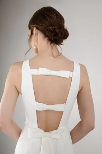 Essense of Australia Laura #4 default (IV-PL) Ivory Gown w Porcelain Tulle Side Plunge thumbnail