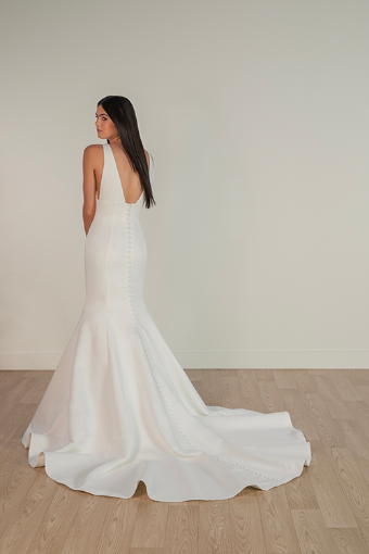 Stella York Marie #1 (IV-PL) Ivory Gown w Porcelain Tulle Plunge thumbnail