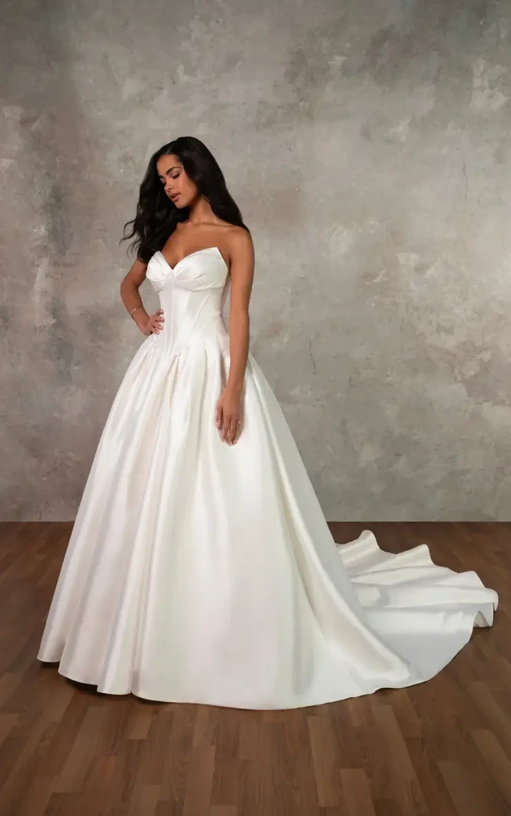 Essense of Australia Megan Default Image