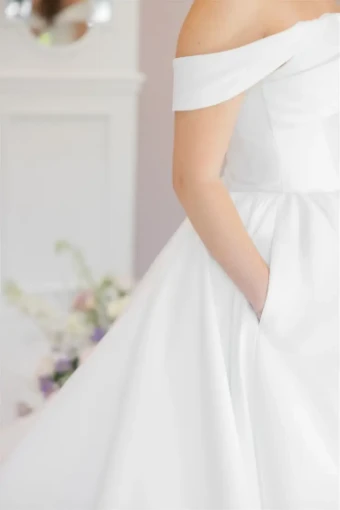Corinthian James Elizabeth #3 default Ivory thumbnail